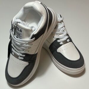 AXELS Black and White Men's Sneakers